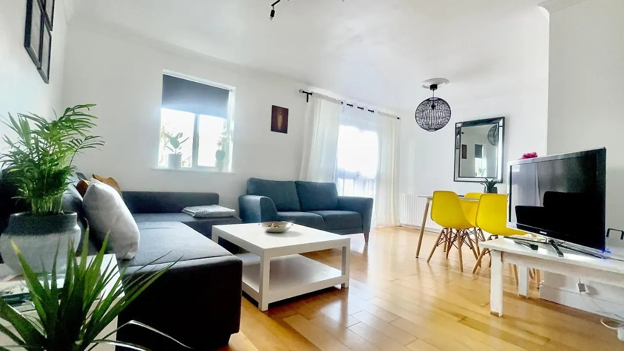 Apartment Canal View House: City of London Oasis