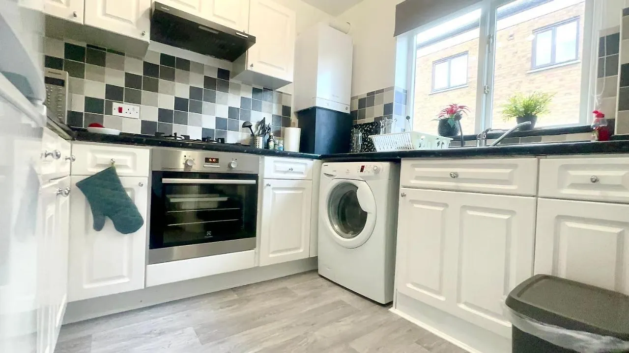 Apartment Canal View House: City of London Oasis
