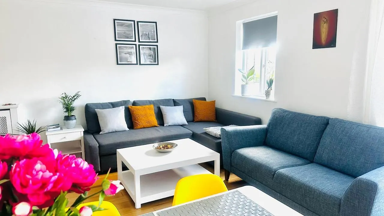 Canal View House: City of London Oasis United Kingdom