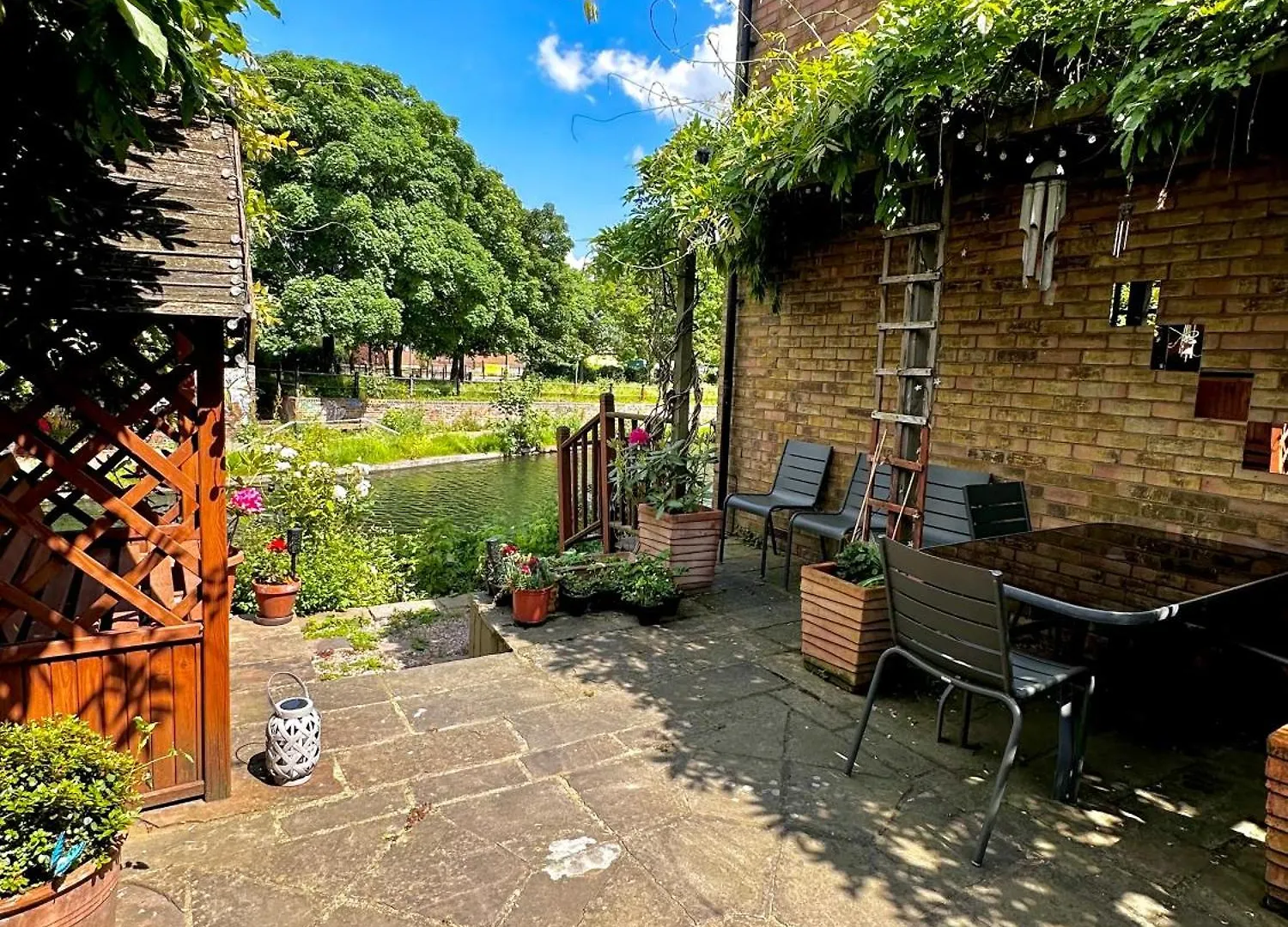 Apartment Canal View House: City of London Oasis United Kingdom